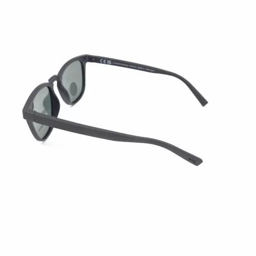 INVU polarizált unisex napszemüveg B2235 A