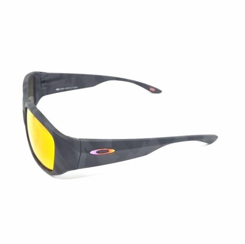 Oakley Tourniquet OO9521-0557 férfi napszemüveg